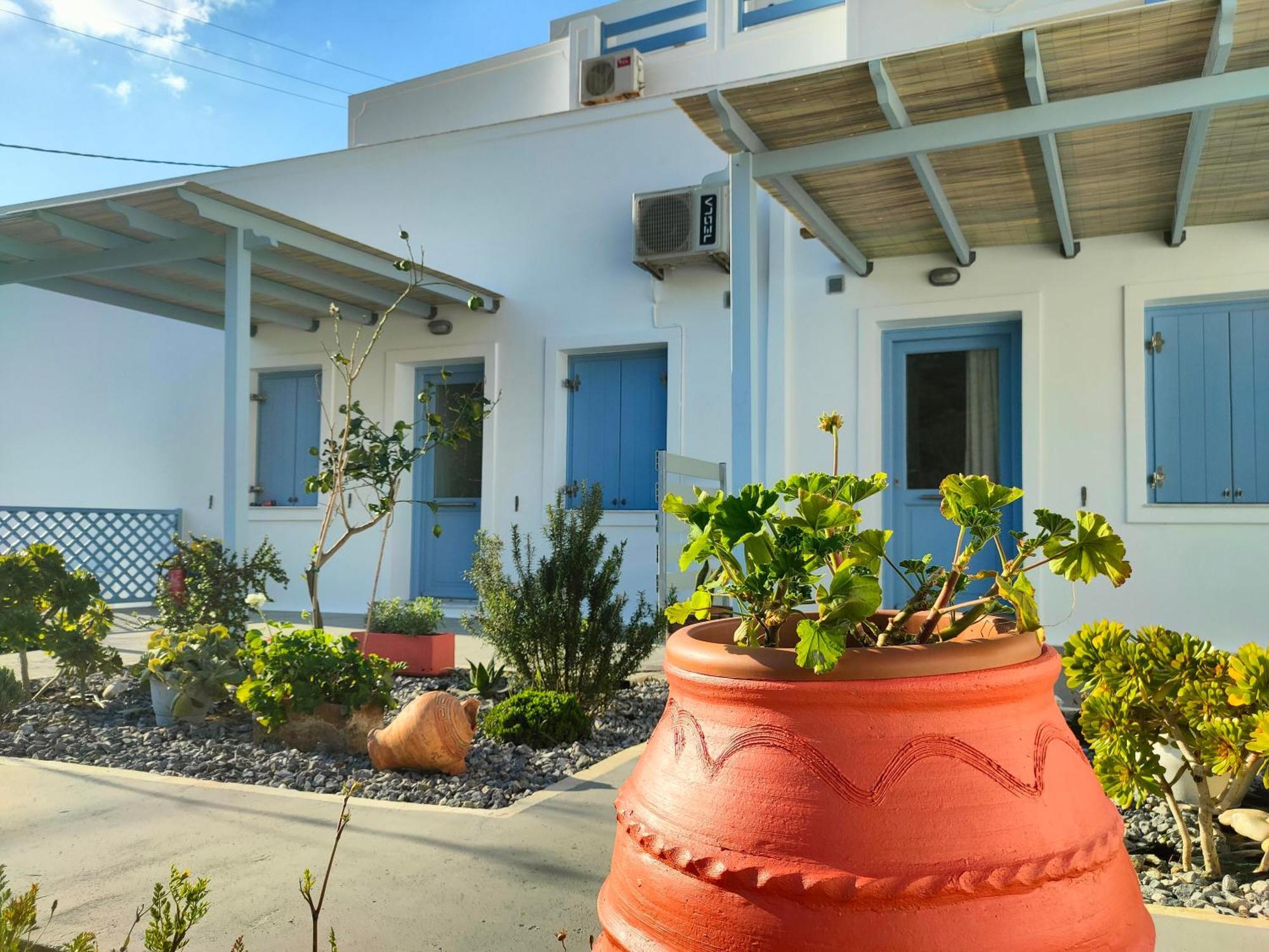 Papillon Villa Pera Gyalos Exteriör bild