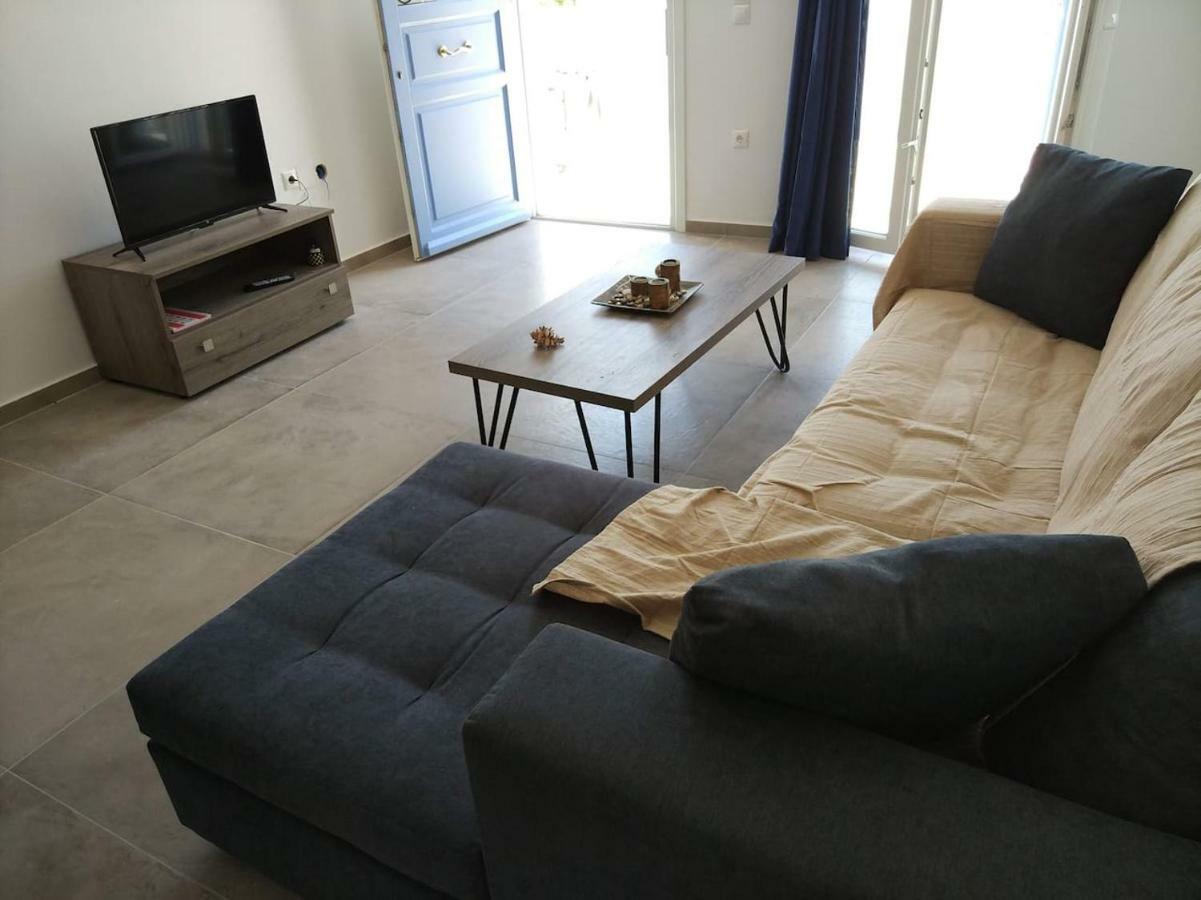 Papillon Villa Pera Gyalos Exteriör bild